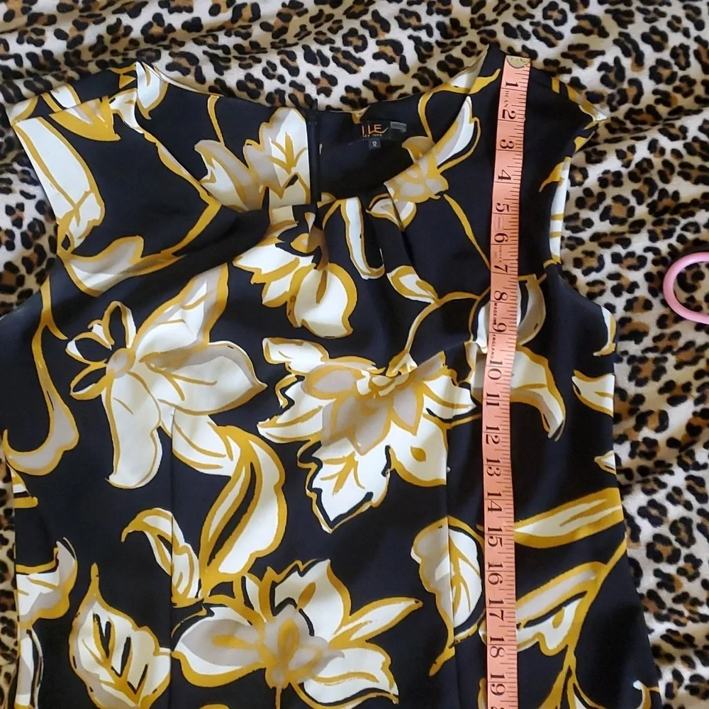 Black & Gold floral dress - Picture 3 of 12